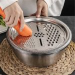 ⁦طقم ستانلس 3 في 1 (مبشرة، مصفاة، وعاء عجن) مقاس 28 سم (عبوة 3 قطع)⁩ - الصورة ⁦3⁩