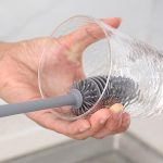 ⁦فرشاة تنظيف الزجاجات والسيليكون بيد طويلة - ريجان ستور⁩ - الصورة ⁦4⁩